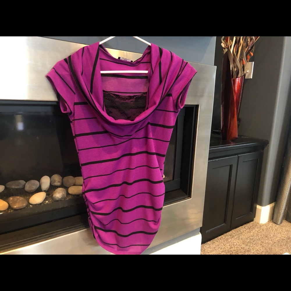 Dressy top purple / black striped scoop with lace